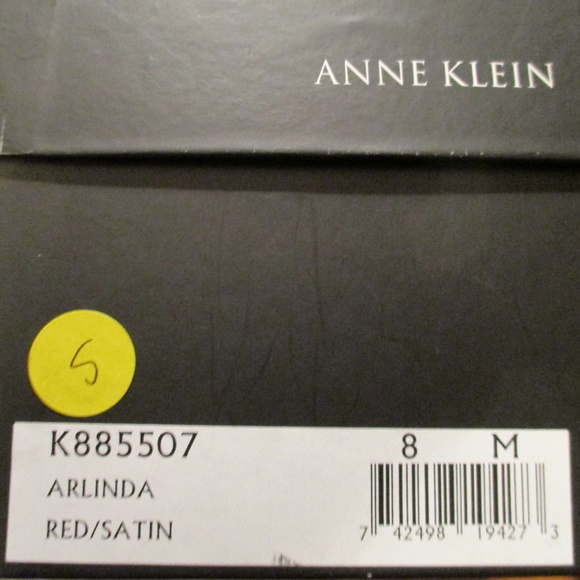 RED SATIN MULE - Picture 7 of 7